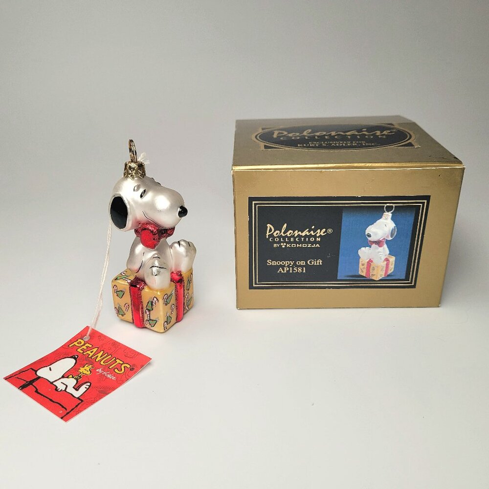 Polonaise Collection Peanuts Snoopy on Gift Ornament 3.5" Kurt S Adler - Picture 1 of 14